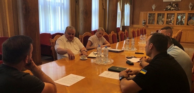 В Закарпатській обласній військовій адміністрації відбулась робоча зустріч з питань виноградарсько-виноробної галузі